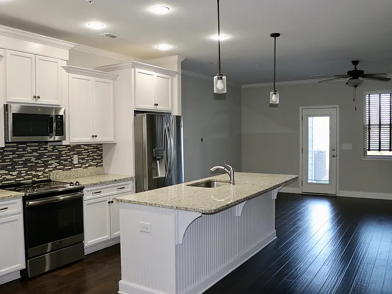 2595 Wellesley Square Dr — Photo 8