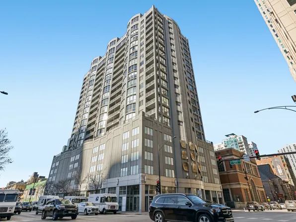 600 N Dearborn St APT 706, Chicago, IL 60654