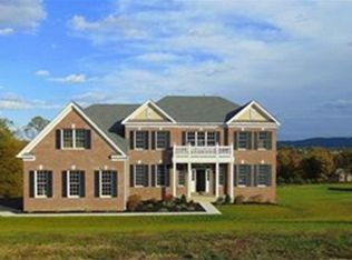 14 Melanie Rd, Hopewell Junction, NY 12533