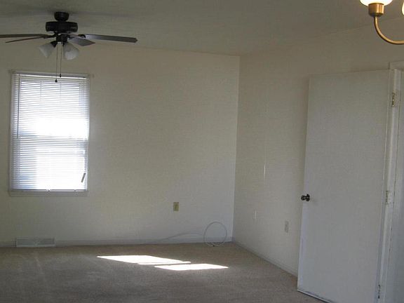5th image of 651 E Leicester St