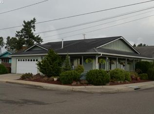 1715 Pine St, Florence, OR 97439