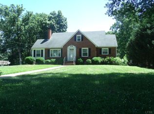 607 S Main St, Chatham, VA 24531