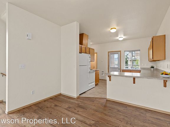 5th image of 3401 S 43rd St APT E