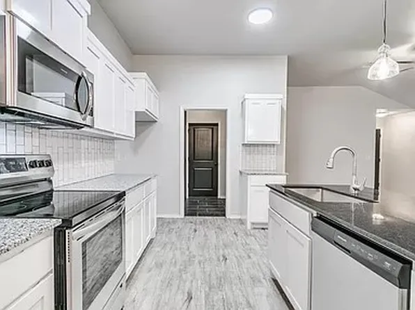 834 Chase Ln, Yukon, OK 73099