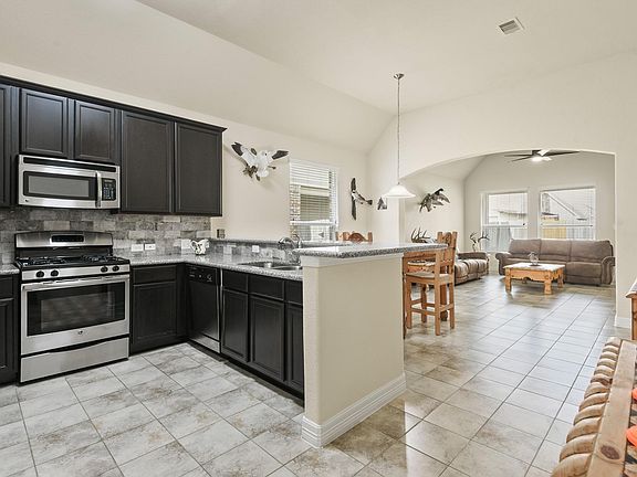 4th image of 8319 Sweet Bay Cir S