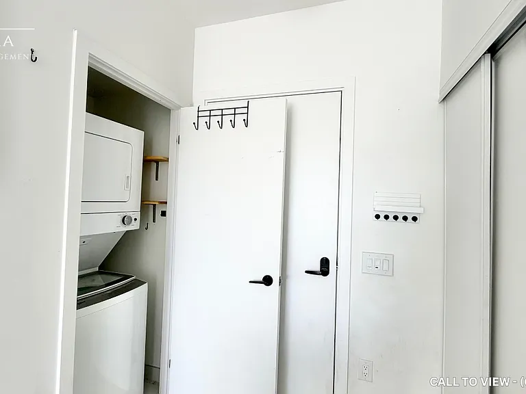 215 Lakeshore Rd W #528 — Photo 6