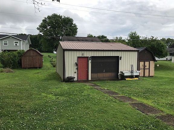 3rd image of 514 Pleasant Dr