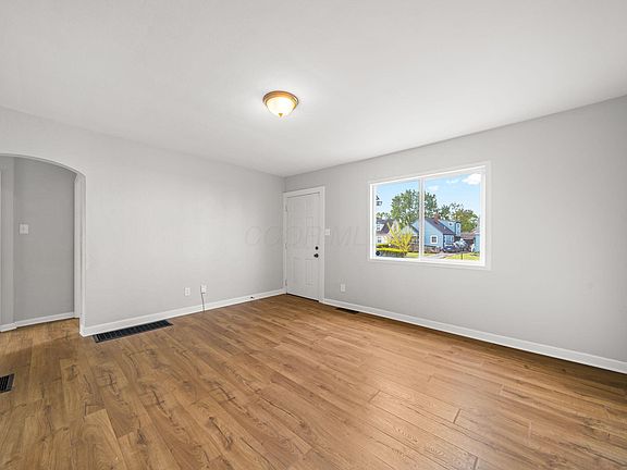 5th image of 926 E 19th Ave