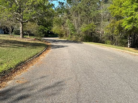 4th image of 200 S Oak Ridge Dr