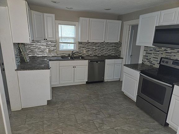 4th image of 1809 Higgins Ln
