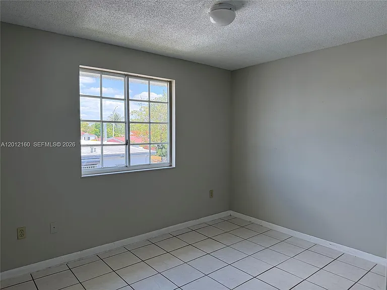 837 SE 8th Ct #2 — Photo 9