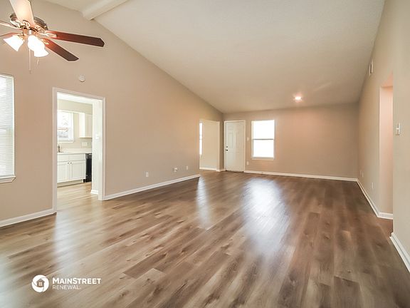 3rd image of 15810 Pryor Dr