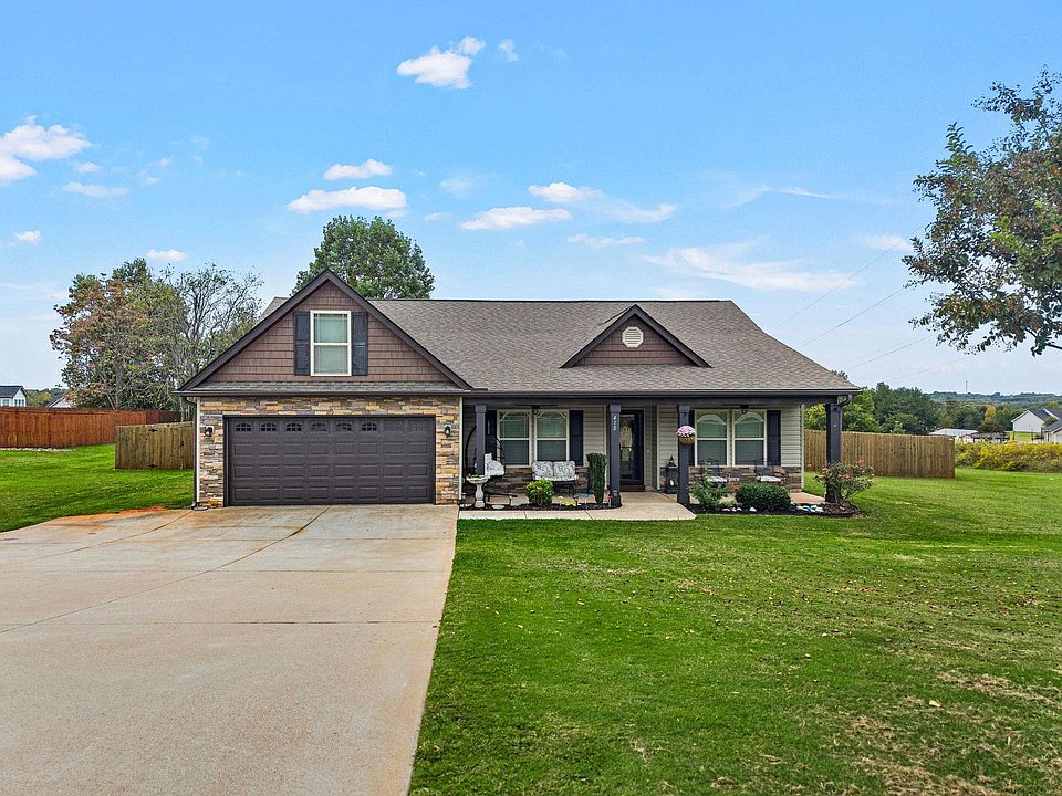 1st image of 410 Roys Pl