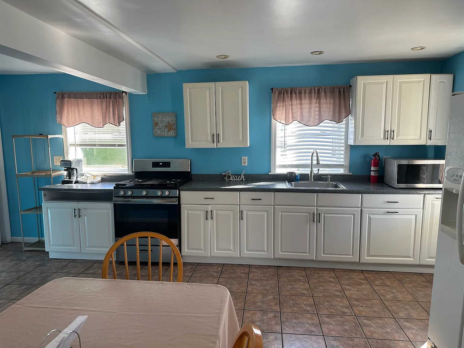 4 bed, $3,000 — Photo 2