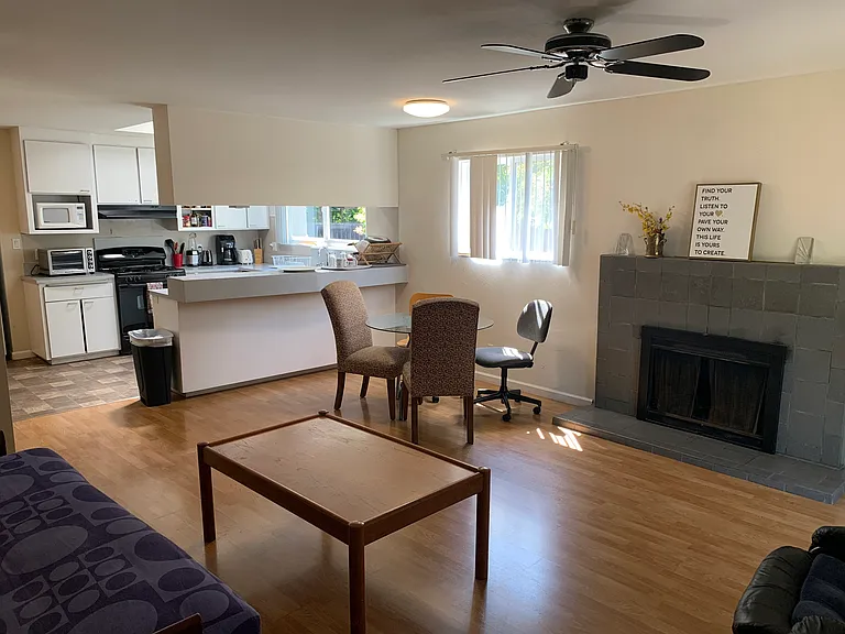 2419 Loyola Dr — Photo 10