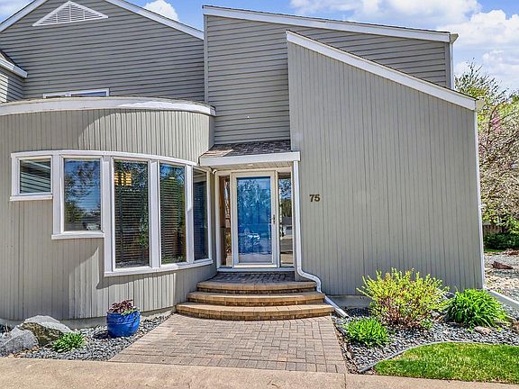 2nd image of 75 Prairiewood Dr S