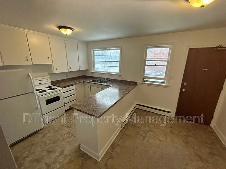 399 Elmgrove Ave #1 — Photo 2