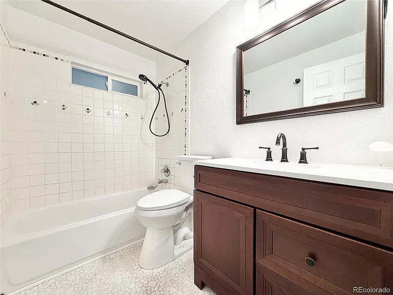 1285 W Gill Pl — Photo 19