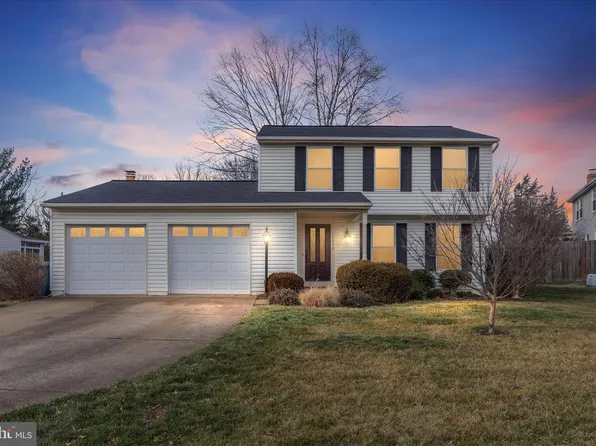 13050 Monterey Estates Dr, Herndon, VA 20171