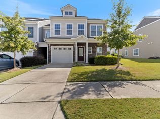 548 Barneswyck Dr, Fuquay Varina, NC 27526