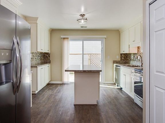 2nd image of 1428 Chesterbrook Dr