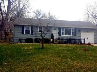 6817 W 77th St, Overland Park, KS 66204