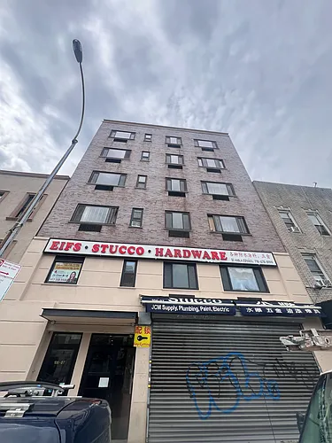 10607 Northern Blvd Photo 1
