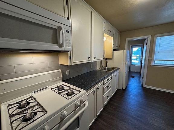 2nd image of 306 E Mosier St
