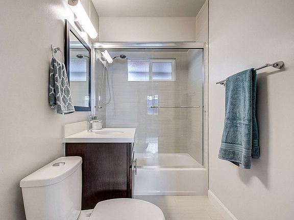 4th image of 11458 Burbank Blvd #35