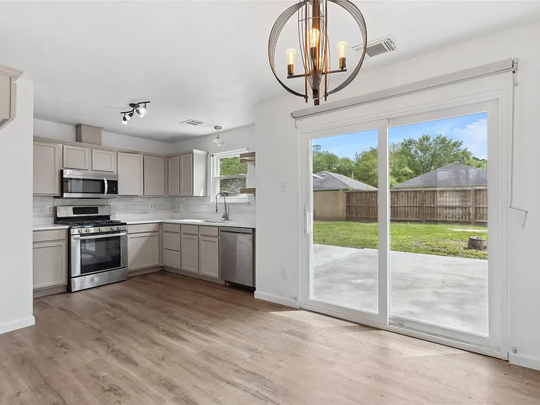 24210 Hard Wood Dr — Photo 11