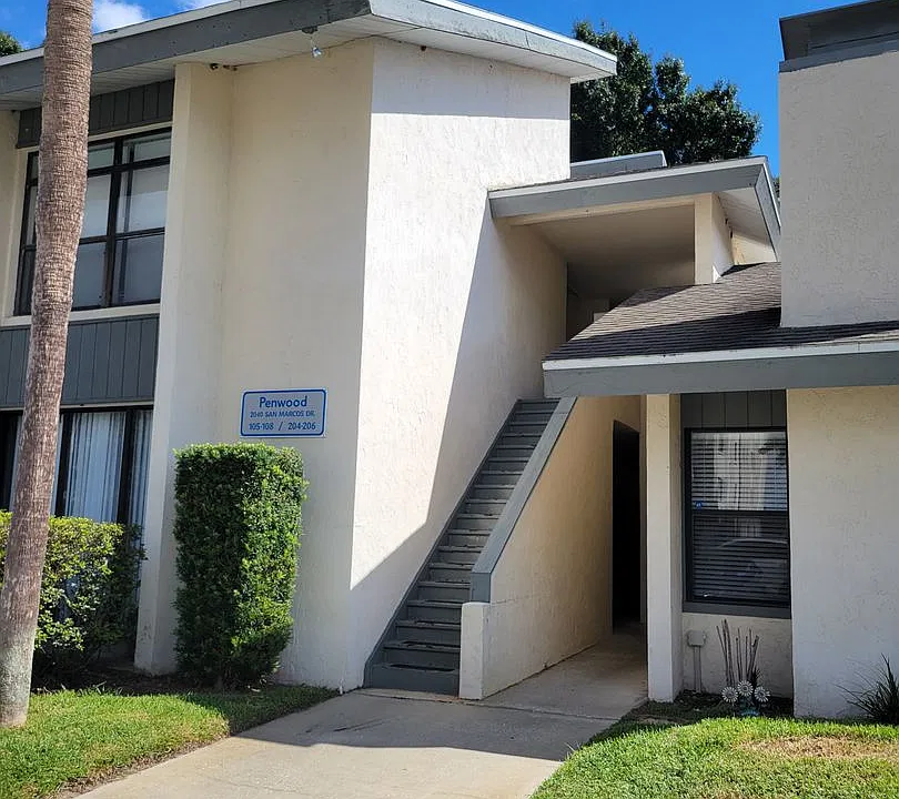 2040 San Marcos Dr #106