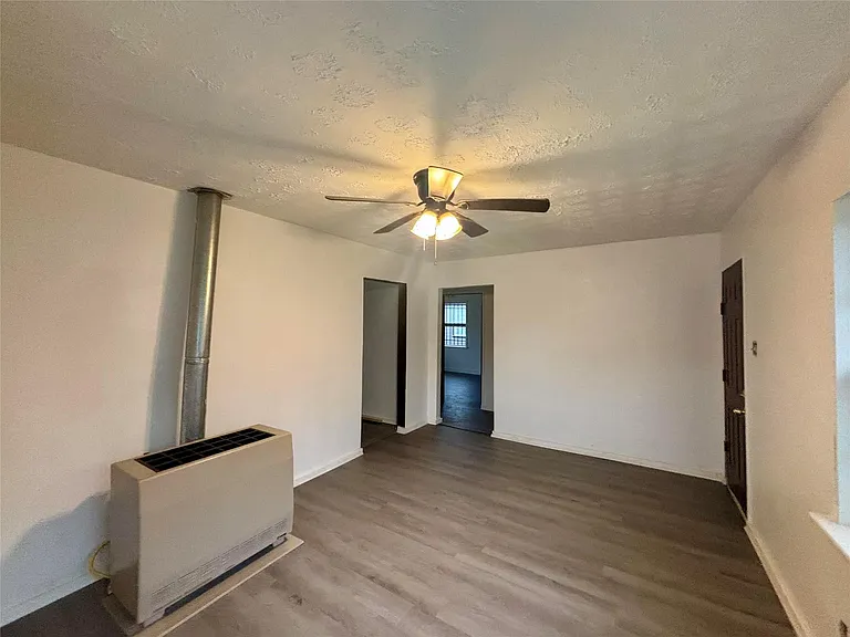 6814 Covington Dr — Photo 4