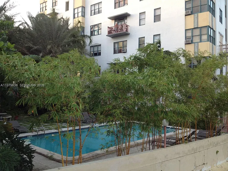 2445 Lake Pancoast Dr #7 — Photo 23