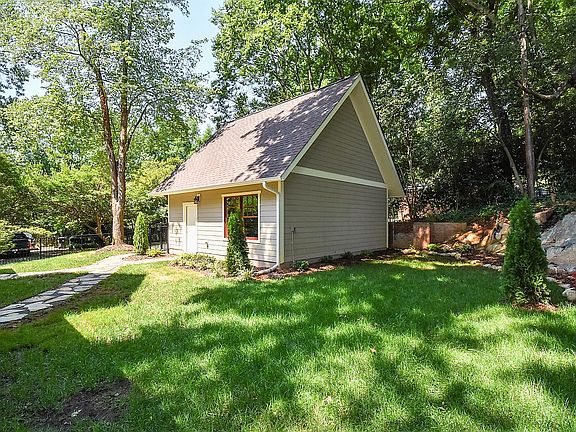 2nd image of 3154 Windsor Dr