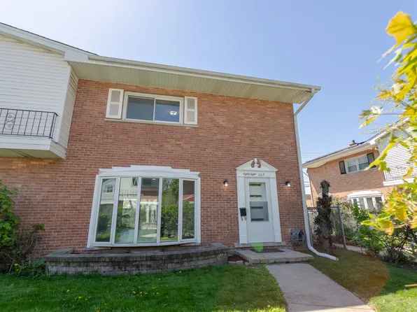 8800 Dee Rd Unit A, Des Plaines, IL 60016