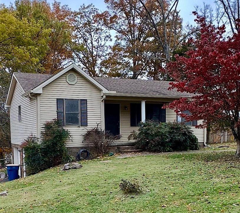 1st image of 211 Jackson St