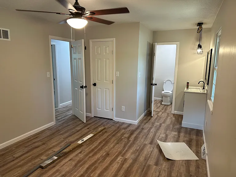 309 SW Shamrock Pl — Photo 8