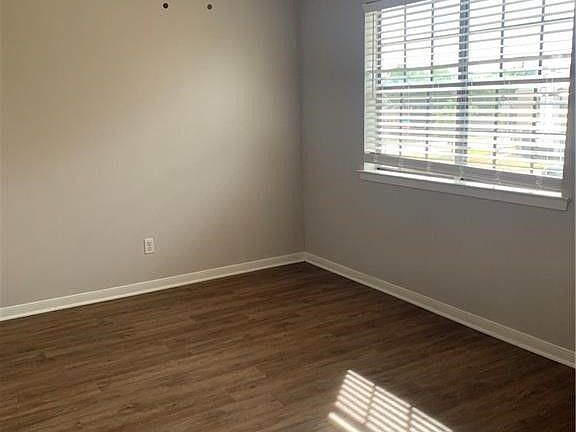 4th image of 702 Navarro Dr APT B