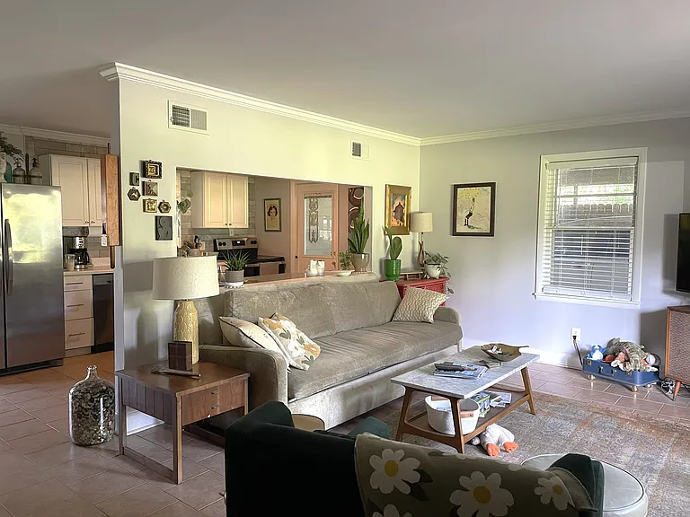 412 Delores Dr — Photo 5