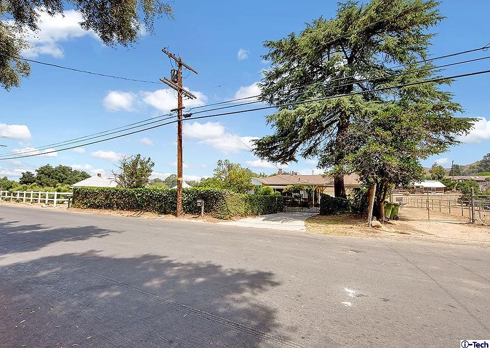 1st image of 10721 Art St