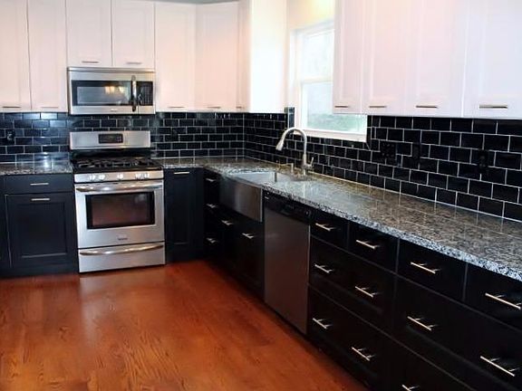 4th image of 4847 Sarah Dr