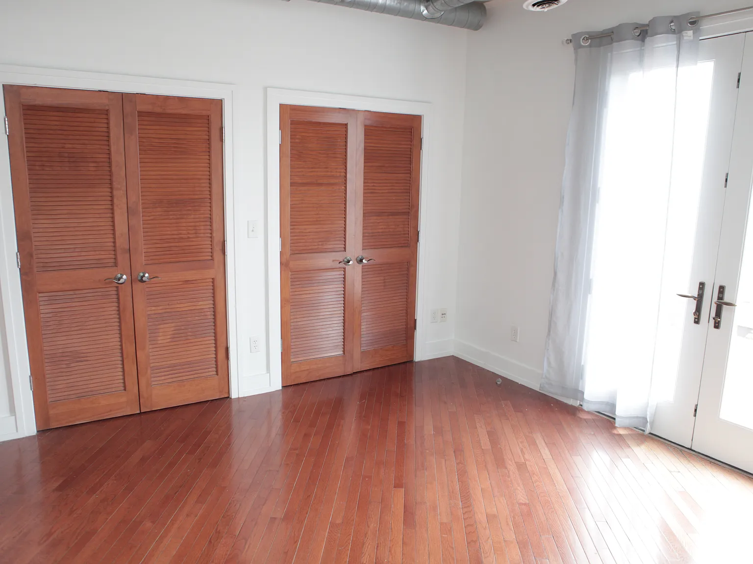 1 bed, 915 sqft, $3,100 — Photo 3