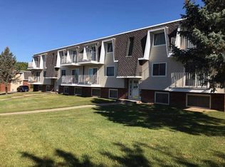 3447 Hillcrest Rd, Dubuque, IA 52002