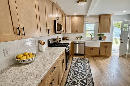 13 Roosevelt Ave #B Photo 1