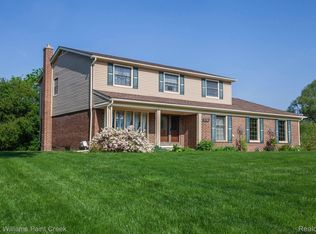 4747 Heatherbrook Dr, Troy, MI 48098
