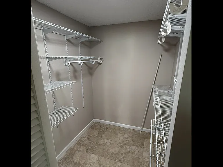 172 Lee Ave — Photo 16