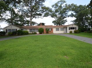 389 Stove Point Rd, Deltaville, VA 23043