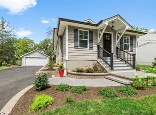 96 Magnolia Ave, Stirling, NJ 07980