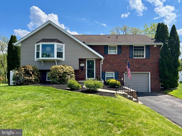 1812 Carriage Way, Warrington, PA 18976