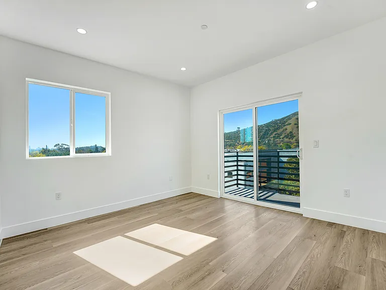 4338 La Clede Ave — Photo 9